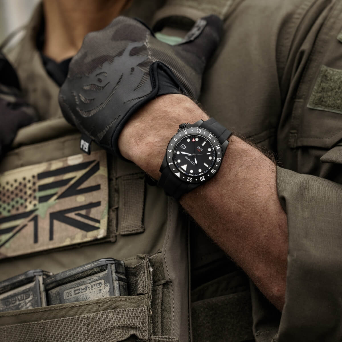Colonel Durrant Rmp Durrant GMT - Black/White – Stirling Timepieces